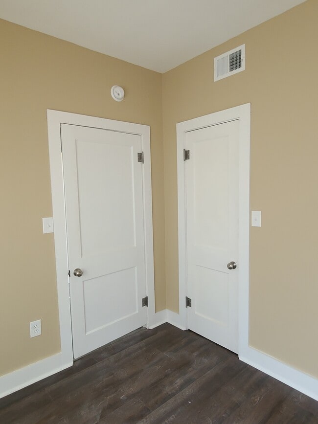 Bedroom 2 - 100 W Washington St Unit D