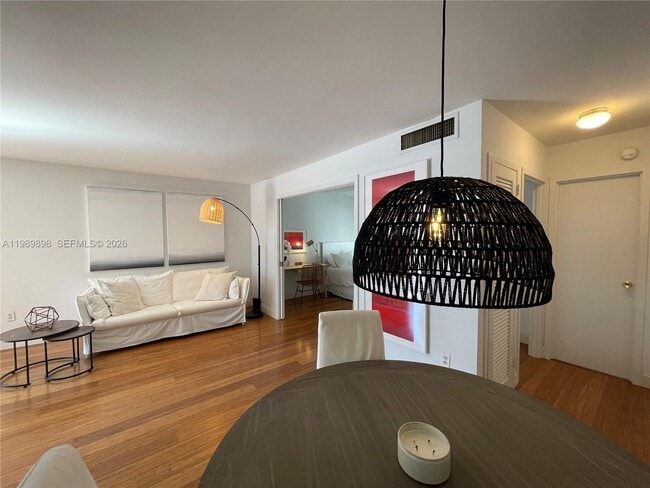 Photo - 221 Meridian Ave Unidad 410