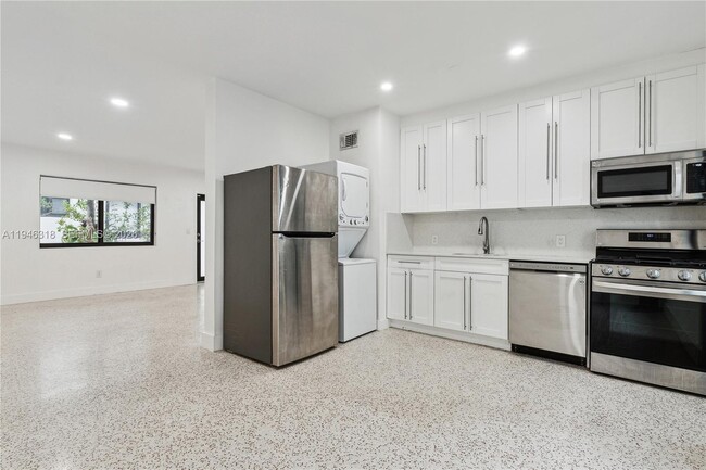 Photo - 8020 Crespi Blvd Unit 2