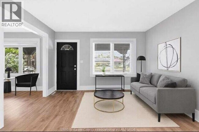 Photo - 1665 PARENT-Main Floor