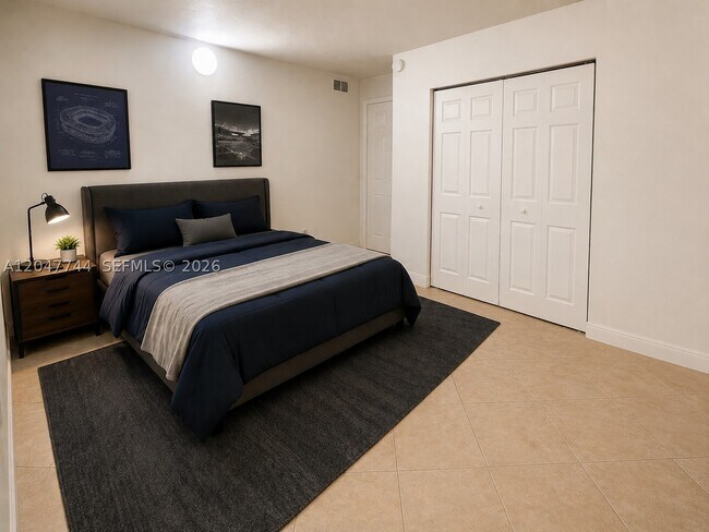 Building Photo - 8601 SW 94th St Unit 105W