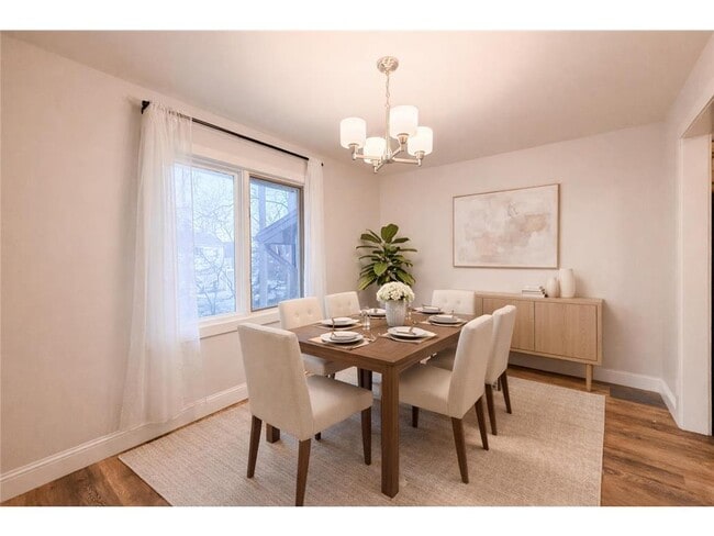 Photo - 1042 E Circle Dr