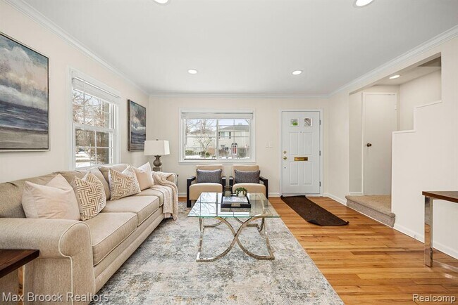 Photo - 695 Graefield Ct