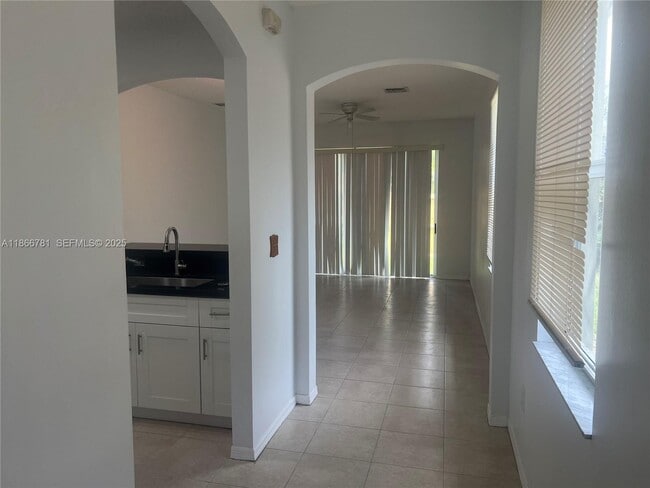 Photo - 4287 NE 9th St