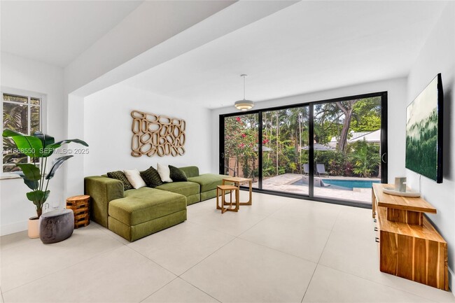 Photo - 141 SW 23rd Rd