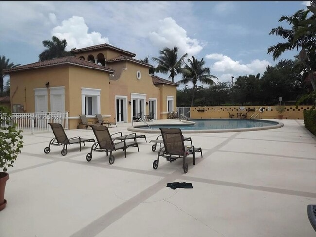 Photo - 6709 N Kendall Dr