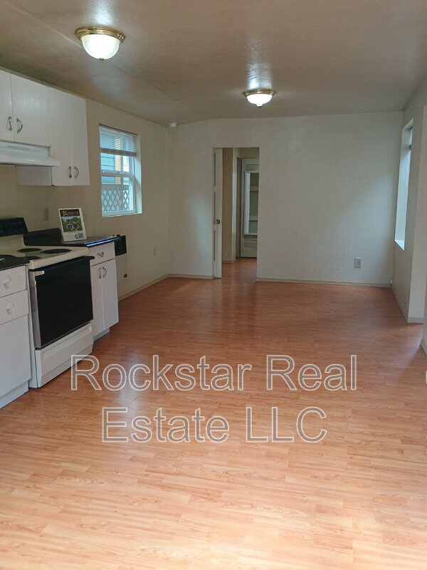 Photo - 1420 E 16th Ave Unit 5