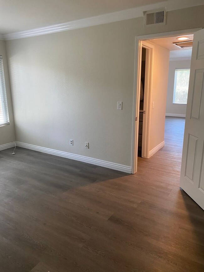 Photo - 1 Bed 1 Bath condo in Corona