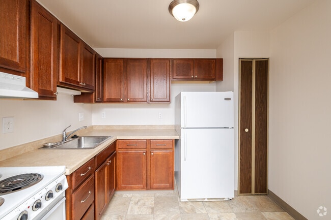 1BR, 1BA - 525SF - Kitchen - Evergreen Square of Cudahy - Senior/Disabled