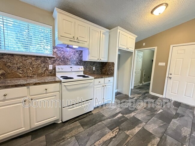 Photo - 1442 Clinton Dr