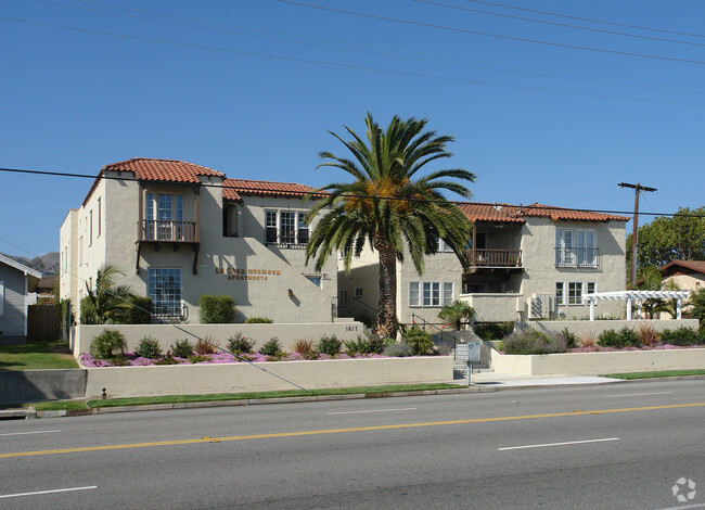 Building Photo - La Casa Hermosa Apartments