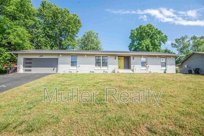 Building Photo - 10837 Dineen Dr