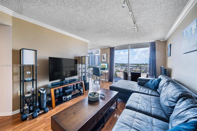 Photo - 1688 West Ave Unidad 1007