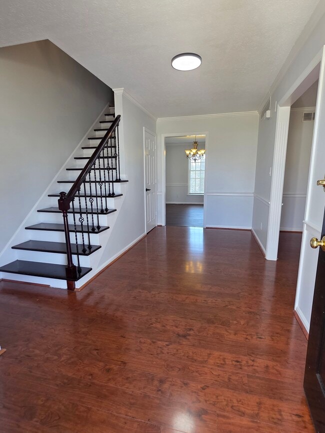 Vestíbulo de entrada - 736 Lori Ln