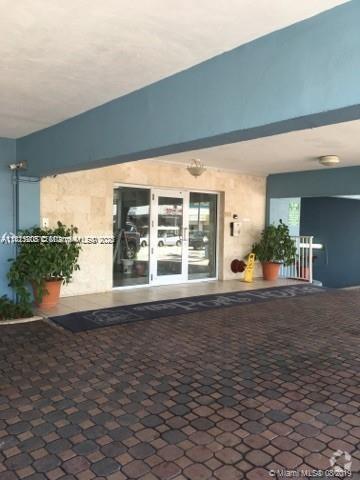Building Photo - 6969 Collins Ave Unit 701 Rental