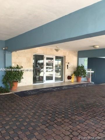 Photo - 6969 Collins Ave Unidad 701 Rental