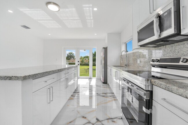 Photo - 16315 SW 107th Ave