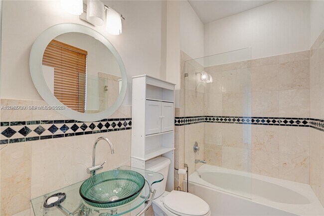Photo - 2665 SW 37th Ave Unit 101