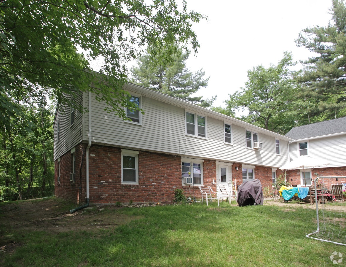 Photo - 11-13 Foote Rd Apartments