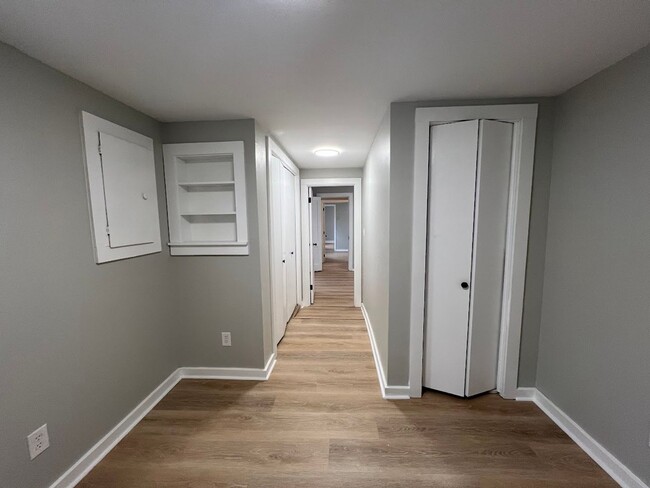 Building Photo - 8 E South St Rental
