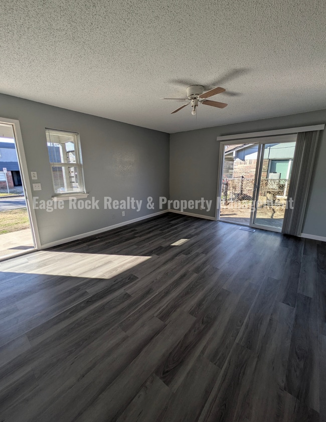 Photo - East Tulsa Duplex Unit for Rent (2beds/1.5baths)