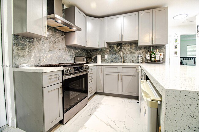 Building Photo - 5601 SW 38th St Rental