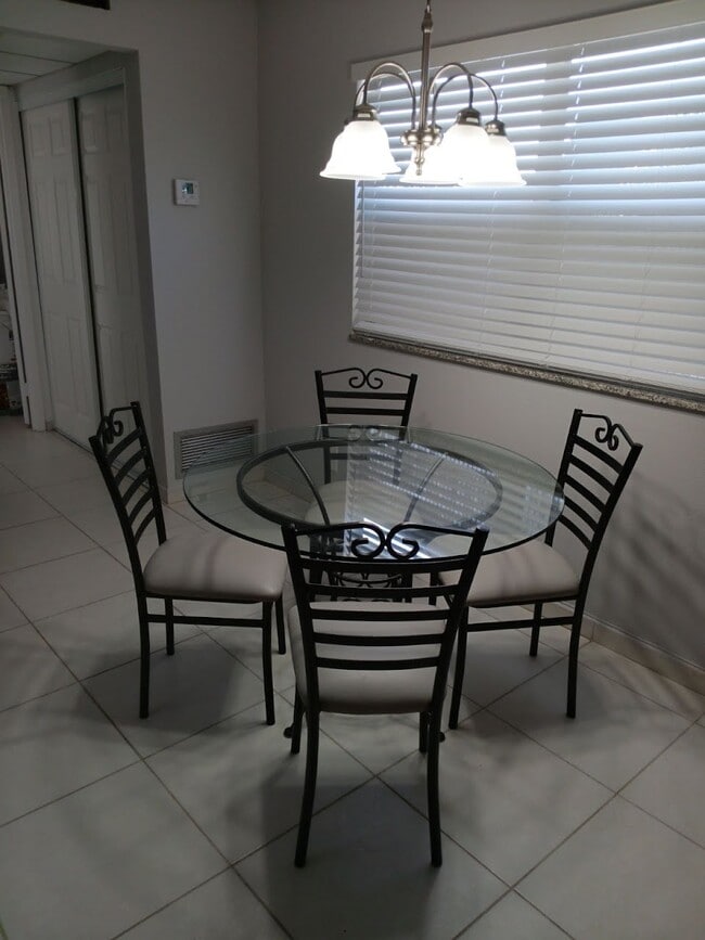 Photo - 619 Saxony M Unit 619 Saxony M