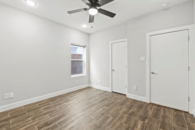 Photo - 2627 Hutchins St