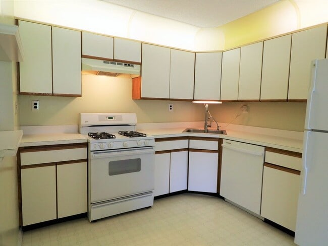 Photo - 68 Crabapple Ln