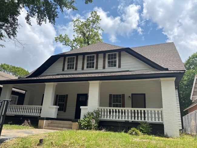 Building Photo - Very Cozy!