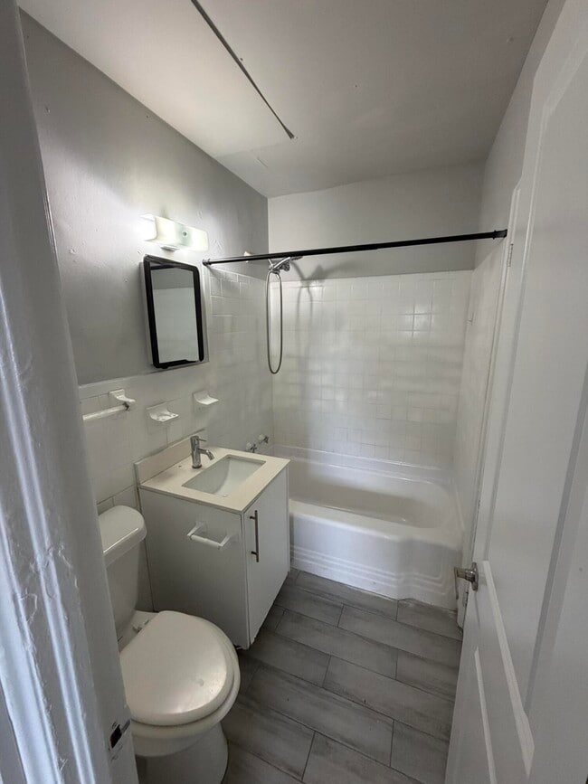 Photo - 2722 Poinsettia Ave Unit 16