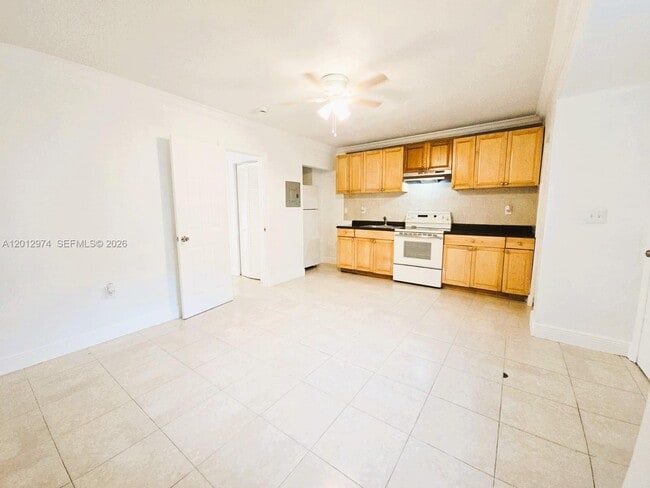 Photo - 1020 NW 6th St Unidad 3