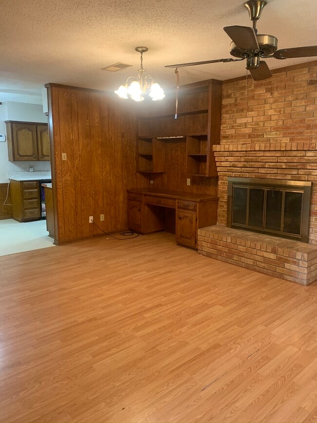 Photo - 919 Magnolia Ln