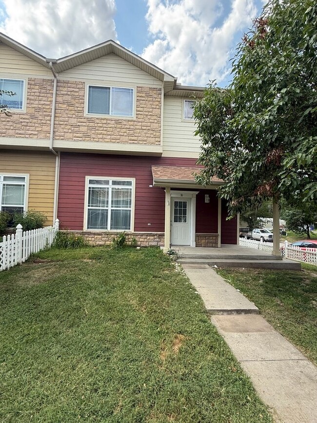 Building Photo - Charming 4-Bed, 2.5-Bath Home with Stylish...