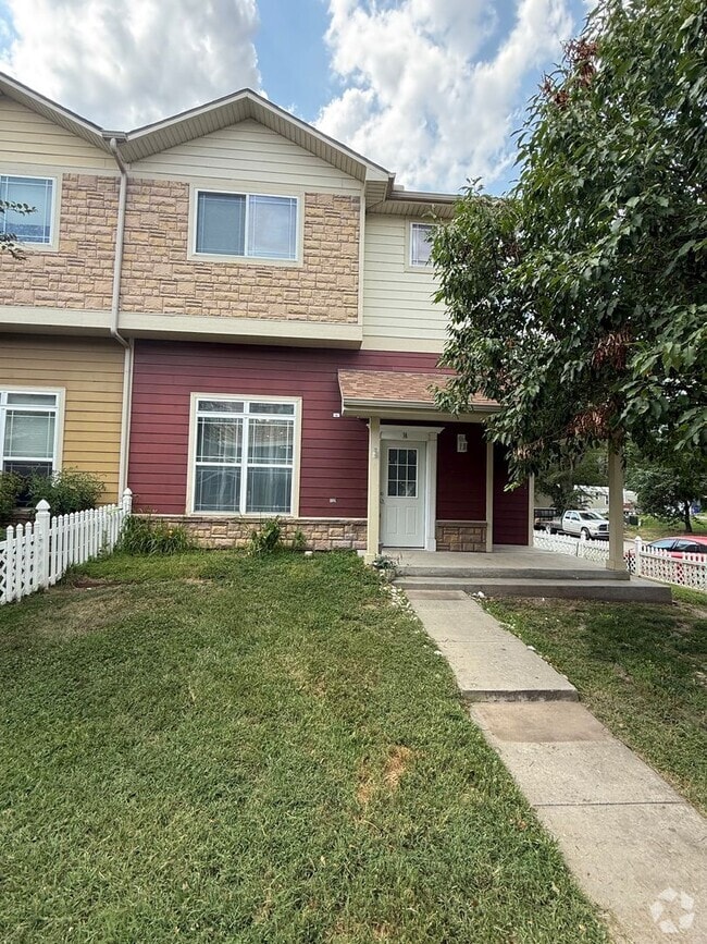 Building Photo - Charming 4-Bed, 2.5-Bath Home with Stylish...