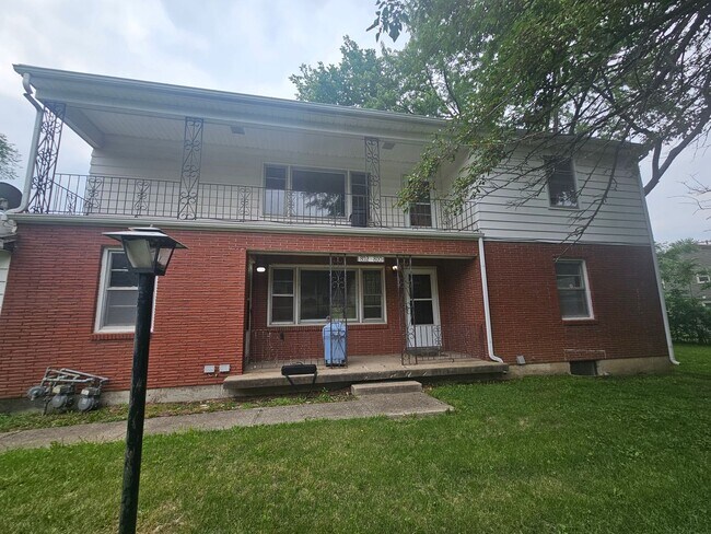 800-802 E 75th Terrace - Duplex - 800-802 E 75th Terrace - Duplex Apartment Unit 800
