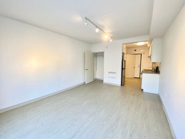 Photo - 750 Harrison St