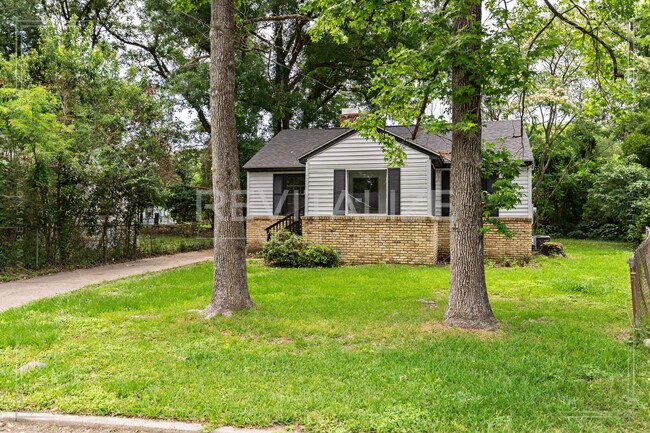 Adorable 3 Bedroom 1 Bathroom in Mobile! - Adorable 3 Bedroom 1 Bathroom in Mobile! House