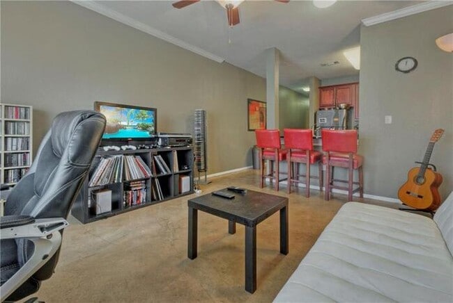 Great 1 bedroom on the corner of the 3rd f... - Great 1 bedroom on the corner of the 3rd f... Unit APT 310