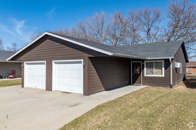 Building Photo - Cedar Pointe Rental