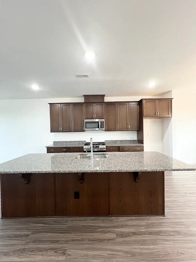 Room in Townhome on Walnut Hill Rd NW