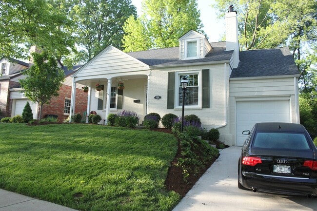 Building Photo - 8666 Rosalie Ave