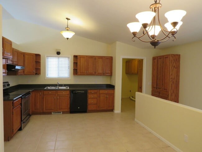 Photo - 5 Bed/ 3 Bath/ 3 Car Garage Gorgeous Executive Home in Coveted Castlewood Subdivision