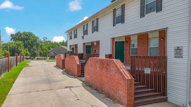 Photo - 3 Bed 2 Bath unit Close to Downtown Unit I