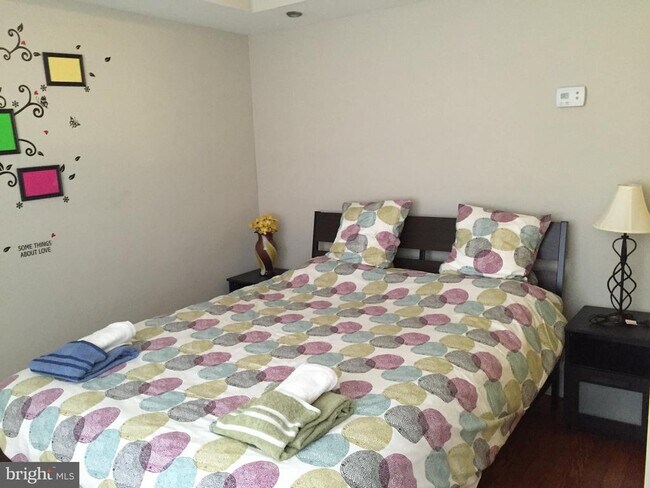 Photo - 527 S 7th St