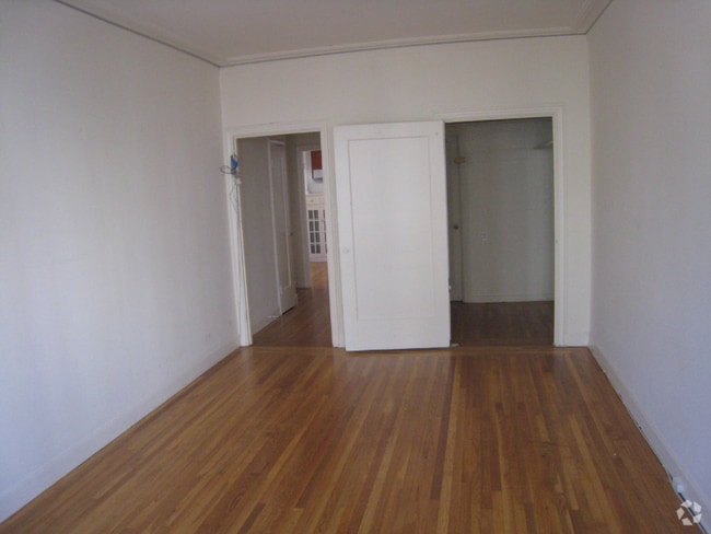Building Photo - 1855 Washington St Rental