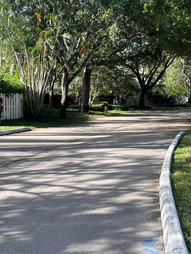 845 NW 98th Ave