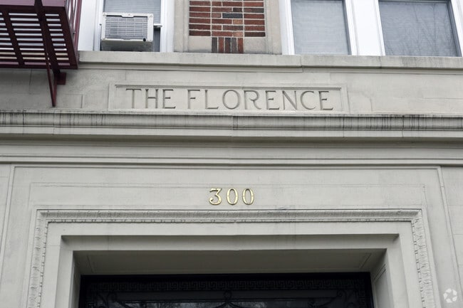 300 Carteret Pl