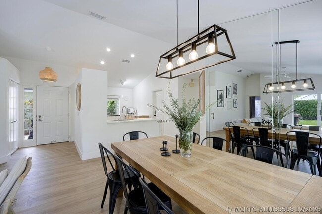 Photo - 32 Admirals Ct