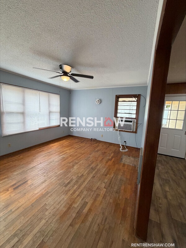 Photo - 179 W Main St